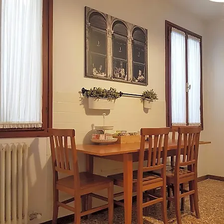 Silk Road Hostel *